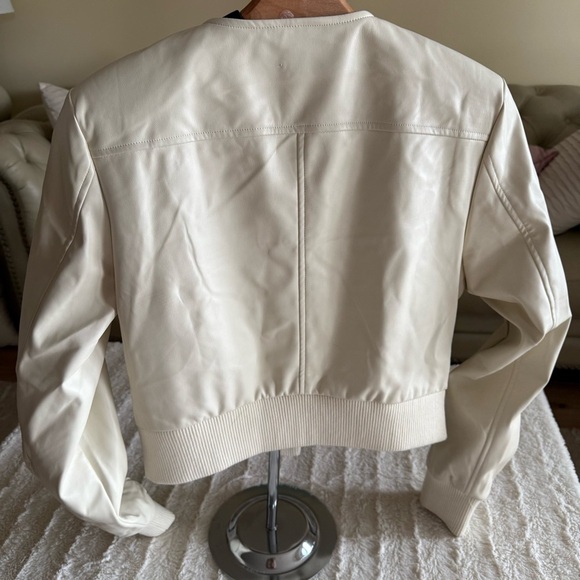 ⭐️Steve Madden Cream bomber Jacket - Picture 5 of 11